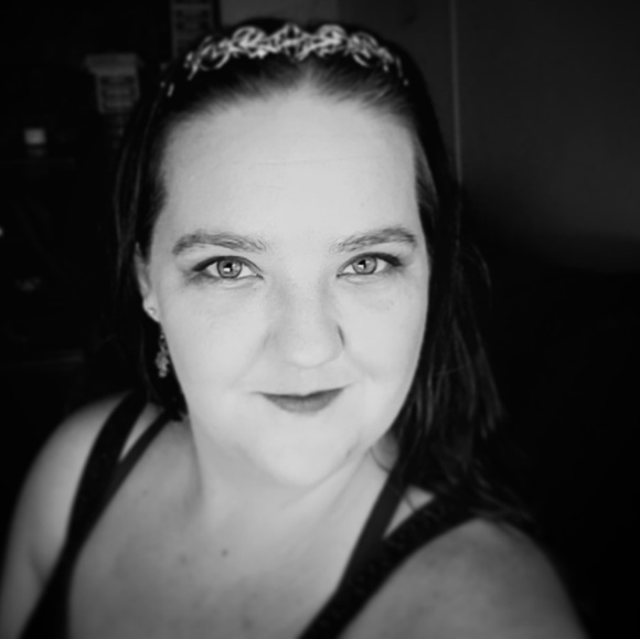 Meet your Posher, Aprildawn - Picture 1 of 1